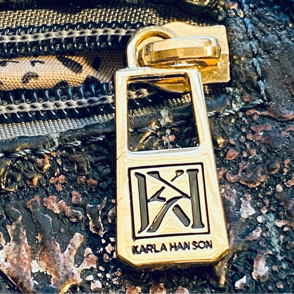 NWOT  Karla Hanson Eva Women's
RFID Blocking Blue Convertible Backpack - Picture 8 of 12